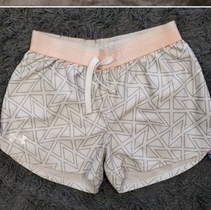 Youth Girl med under armour running shorts